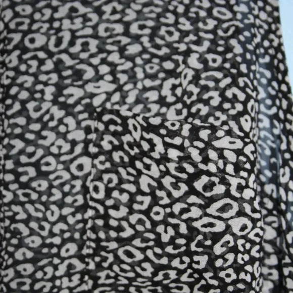 Aeropostale Sleeveless Black and White Animal Print Button Up Front Shirt XL - Picture 5 of 13